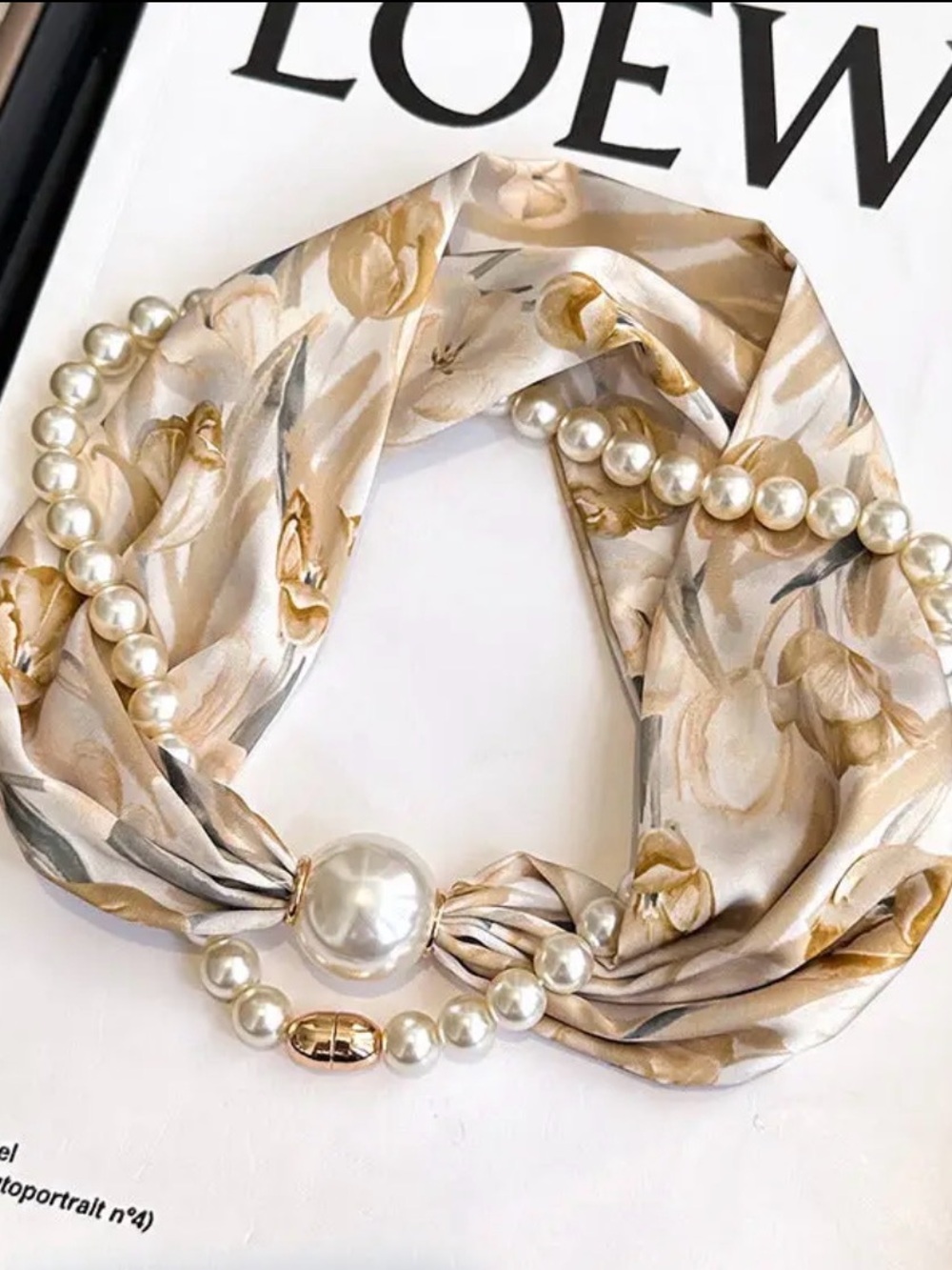 Elegant Magnetic Clasp Pearl Necklace Scarf